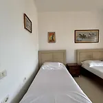 Beachside Boutique Rooms Sarandë