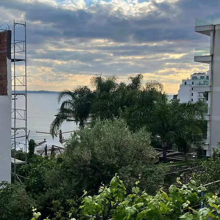 Beachside Boutique شقة ساراندا