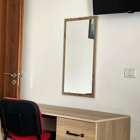 Beachside Boutique ساراندا