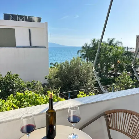 Beachside Boutique Apartment *