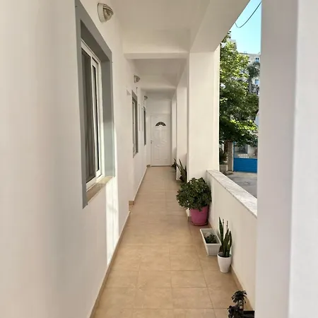 Beachside Boutique شقة ساراندا