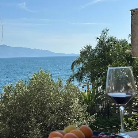 Beachside Boutique Sarandë