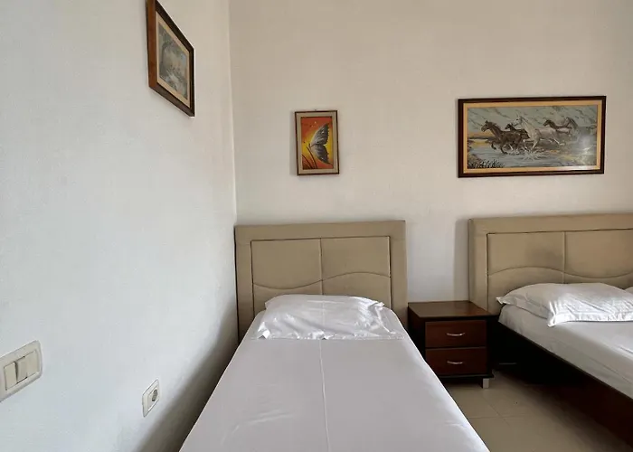 Beachside Coral Nest Sarandë